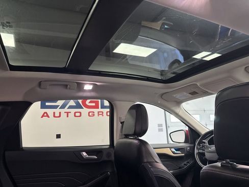Used 2022 Ford Escape Titanium w/ Titanium Elite Package AWD/4WD image 38