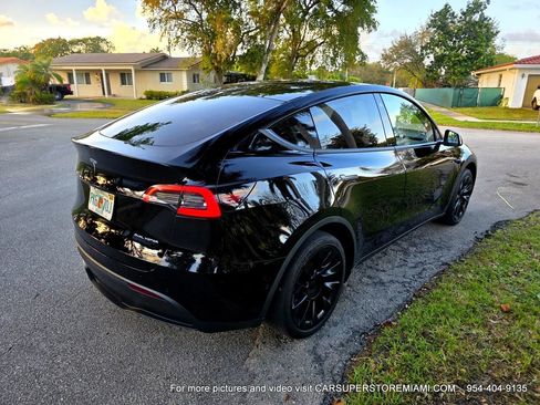 Used 2022 Tesla Model Y Long Range image 68