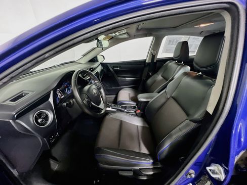 Used 2018 Toyota Corolla SE w/ SE Premium Package FWD image 14