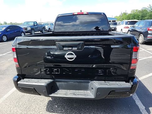 Used 2025 Nissan Frontier SV RWD image 4