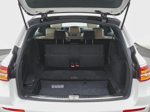 Used 2017 Mercedes-Benz E 400 4MATIC Wagon image 16