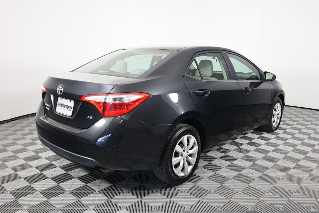 Used 2014 Toyota Corolla LE FWD image 2