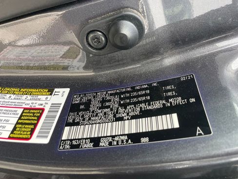 Used 2021 Toyota Highlander XLE FWD image 16