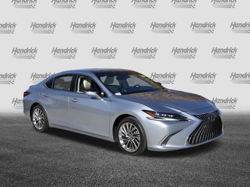 Used 2022 Lexus ES 350 Ultra Luxury image 2