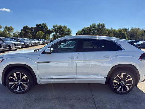 New 2026 Volkswagen Atlas Cross Sport SEL Premium R-Line AWD/4WD image 8