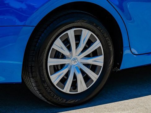 Used 2020 Toyota Camry LE image 59