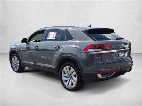 Used 2022 Volkswagen Atlas Cross Sport SE FWD image 9