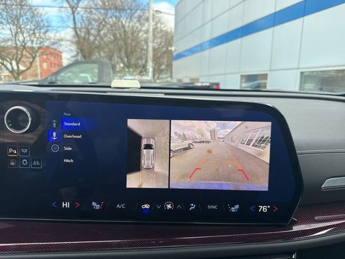 Used 2024 Chevrolet Traverse Z71 w/ Enhanced Driving Package image 23