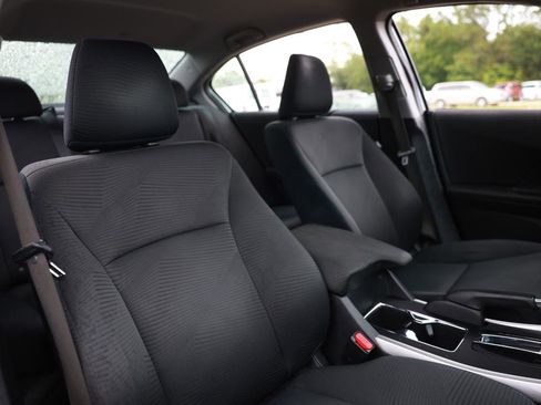 Used 2015 Honda Accord LX image 16