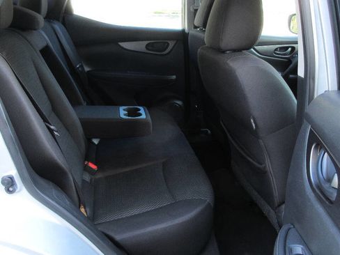 Used 2019 Nissan Rogue Sport S image 22