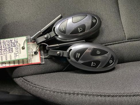 New 2026 Hyundai Tucson Blue SE image 23