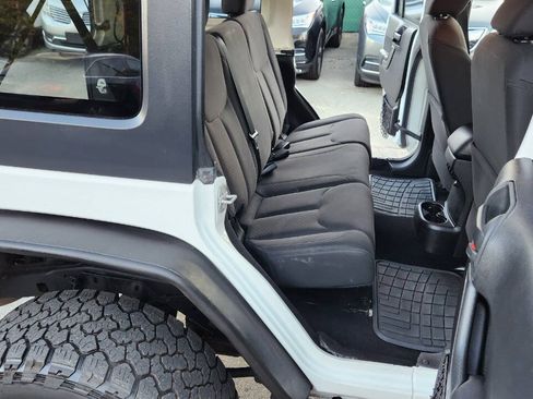Used 2016 Jeep Wrangler Unlimited Sport w/ Quick Order Package 24S AWD/4WD image 33