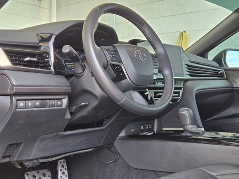 Used 2025 Toyota Camry XSE FWD image 10