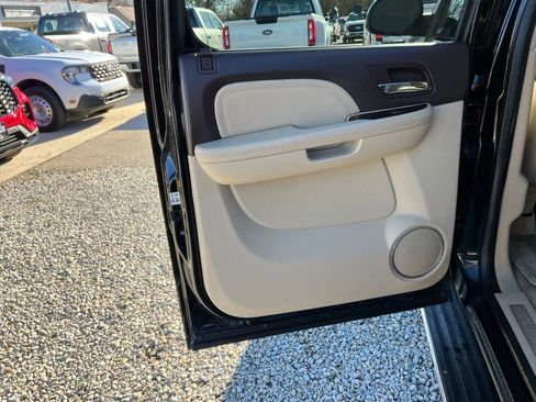 Used 2013 GMC Yukon XL Denali image 15