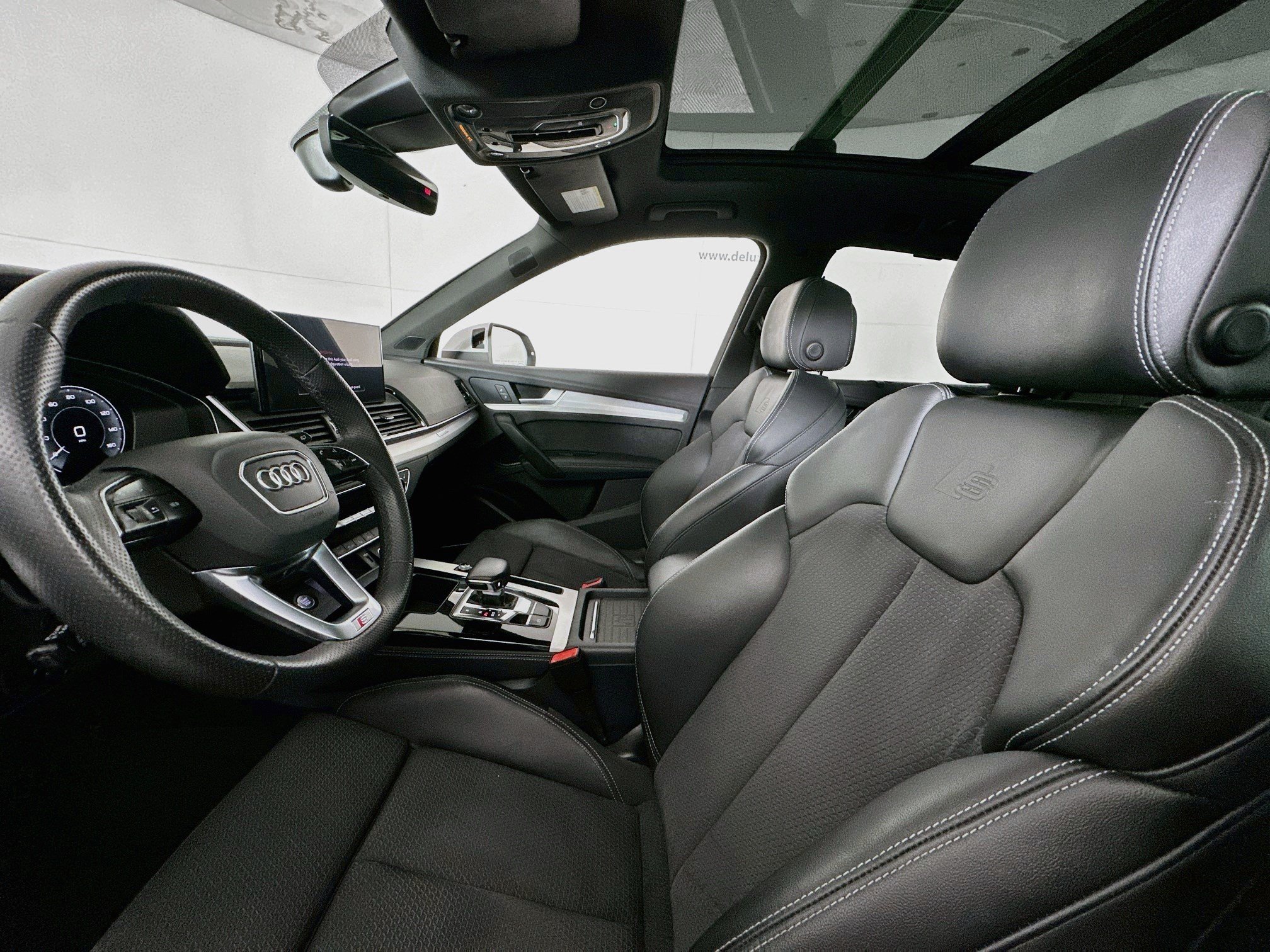 Used 2024 Audi Q5 e Prestige w/ Prestige Package AWD/4WD image 21