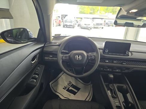 Used 2023 Honda Accord EX image 12