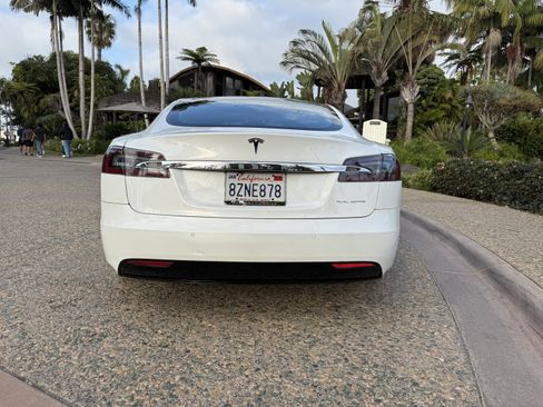 Used 2019 Tesla Model S 100D image 4
