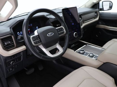 Used 2022 Ford Expedition Limited image 17