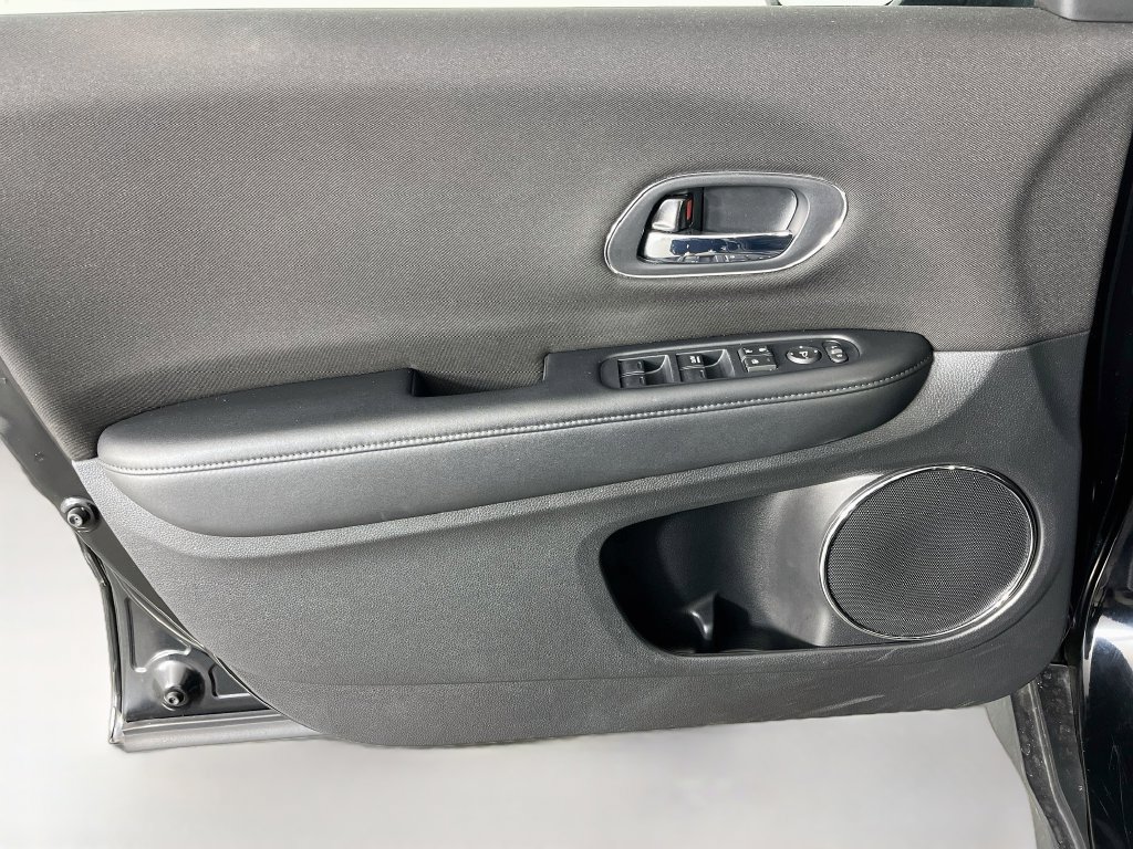 Used 2018 Honda HR-V EX image 26