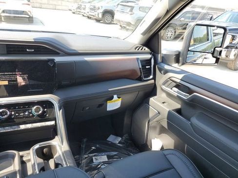 New 2026 GMC Sierra 2500 Denali w/ Denali Reserve Package AWD/4WD image 16