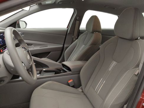 Used 2024 Hyundai Elantra SEL image 17