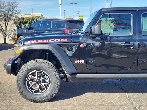 New 2026 Jeep Gladiator Rubicon w/ Steel Bumper Group image 2