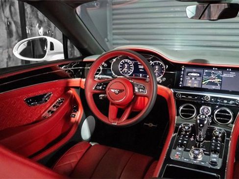 Used 2022 Bentley Continental GT image 6