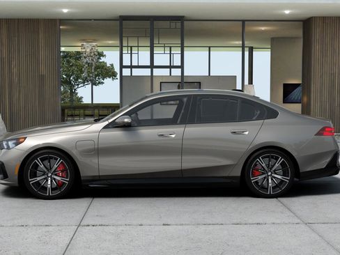 New 2027 BMW 550e xDrive image 4