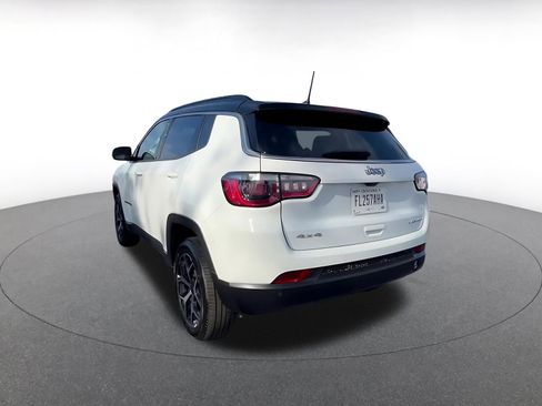 Used 2025 Jeep Compass Limited image 11