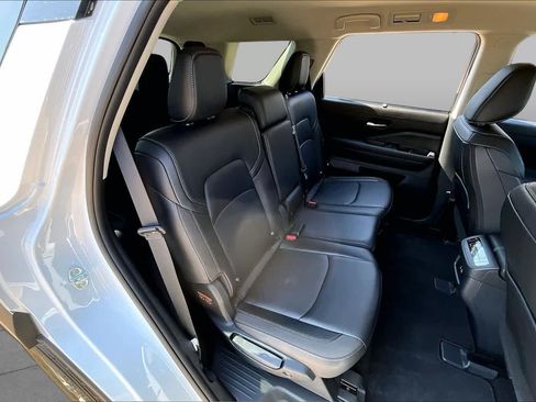 Used 2025 Nissan Pathfinder SL w/ Cargo Package AWD/4WD image 19