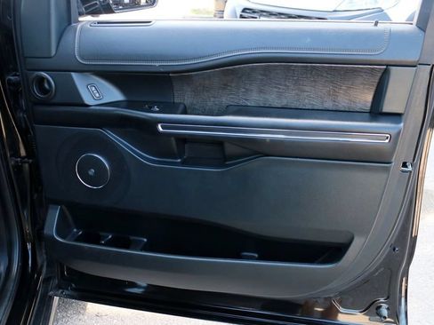 Used 2021 Ford Expedition Max Limited AWD/4WD image 38