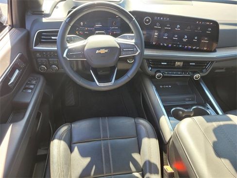 New 2025 Chevrolet Suburban High Country image 9