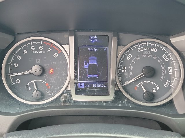 Used 2020 Toyota Tacoma SR5 RWD image 28