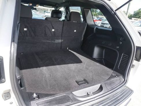 Used 2021 Jeep Grand Cherokee Laredo RWD image 5