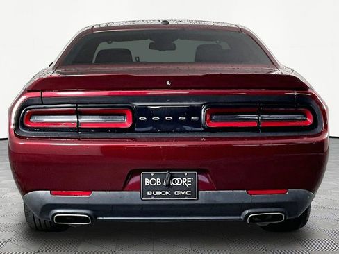 Used 2018 Dodge Challenger SXT RWD image 5