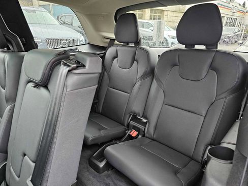 Used 2023 Volvo XC90 T8 Plus image 23