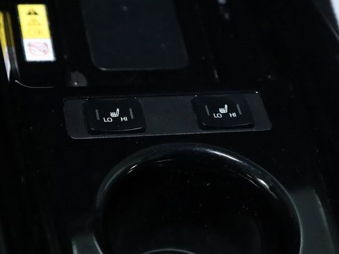 Used 2019 Toyota Prius XLE image 27