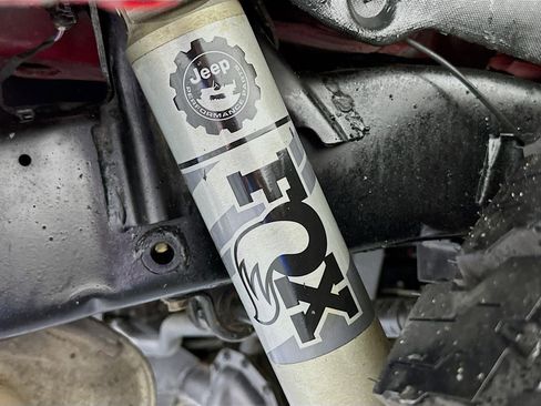 Used 2020 Jeep Wrangler Unlimited Sahara image 24