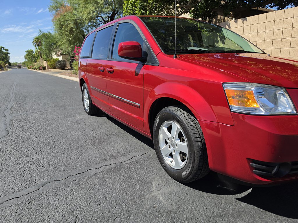 Used 2009 Dodge Grand Caravan SXT w/ Entertainment Group 2 FWD image 24