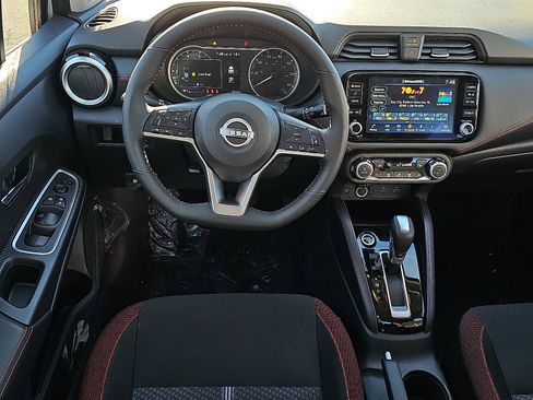 New 2025 Nissan Versa SR w/ Trunk Package image 7