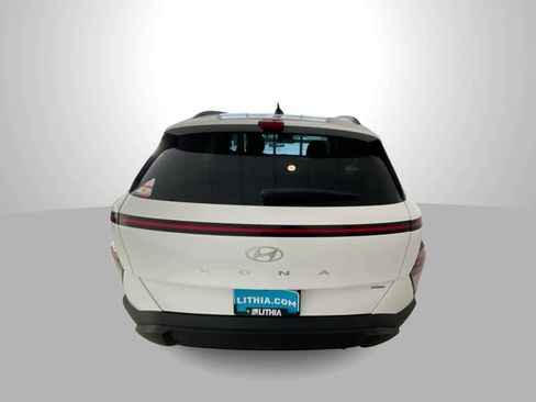 Used 2025 Hyundai Kona SEL image 7