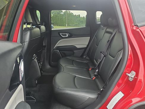 Used 2025 Jeep Compass Limited AWD/4WD image 24