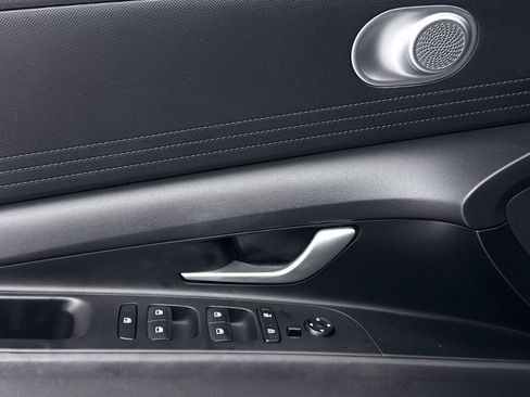 Used 2022 Hyundai Elantra SEL image 26