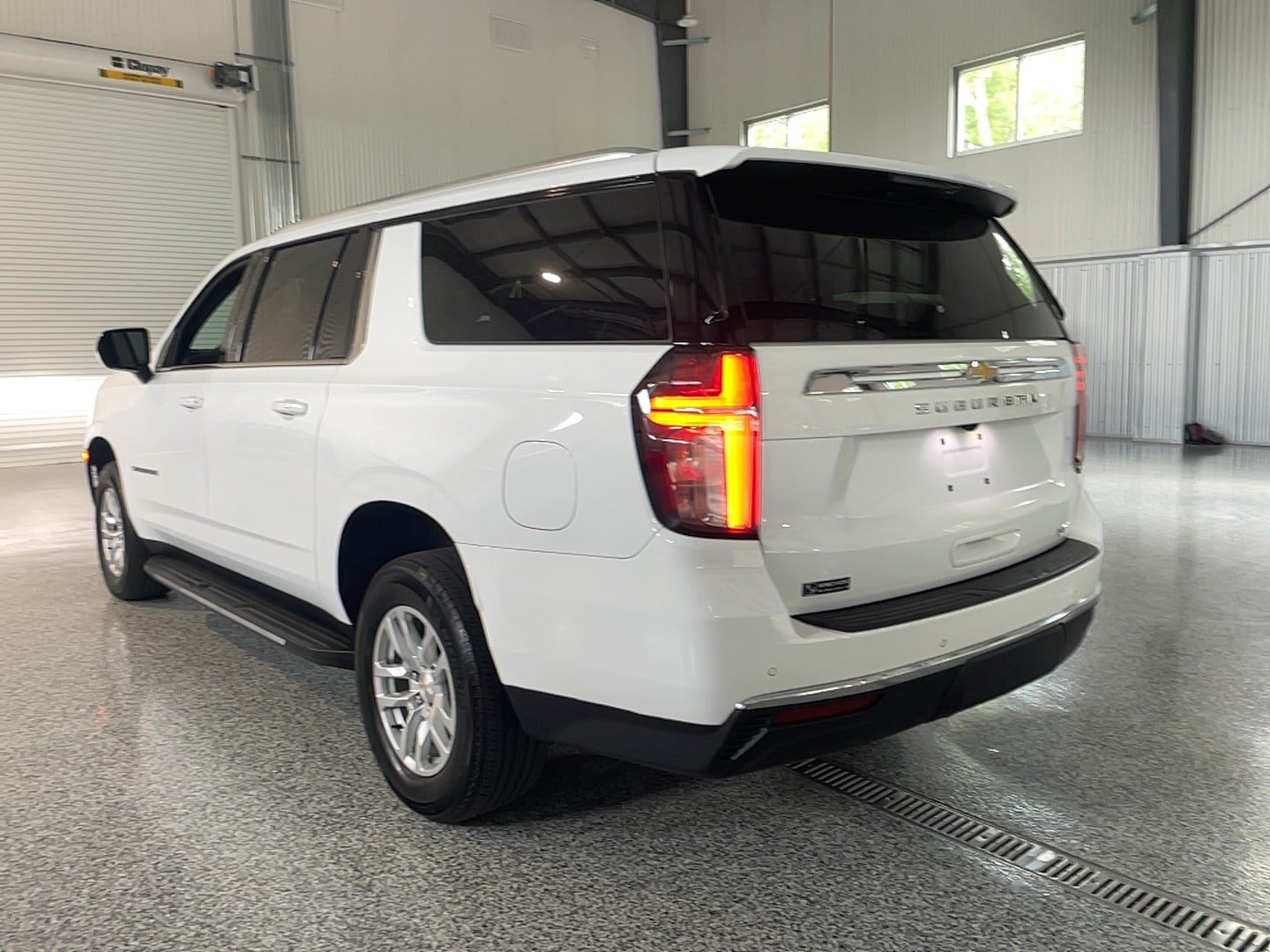 Used 2024 Chevrolet Suburban LT AWD/4WD image 36