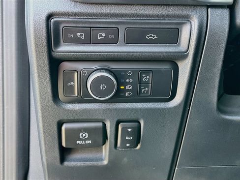 Used 2022 Ford F150 Lariat AWD/4WD image 10