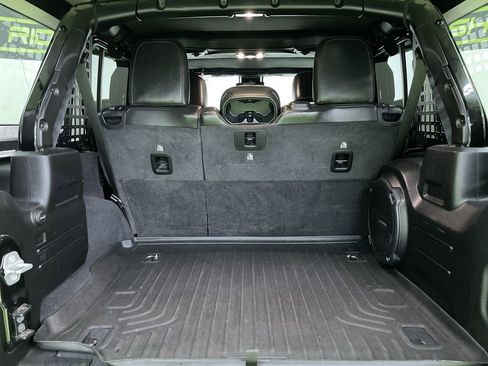 Used 2022 Jeep Wrangler Unlimited Rubicon w/ Xtreme Recon 35" Tire Package image 28