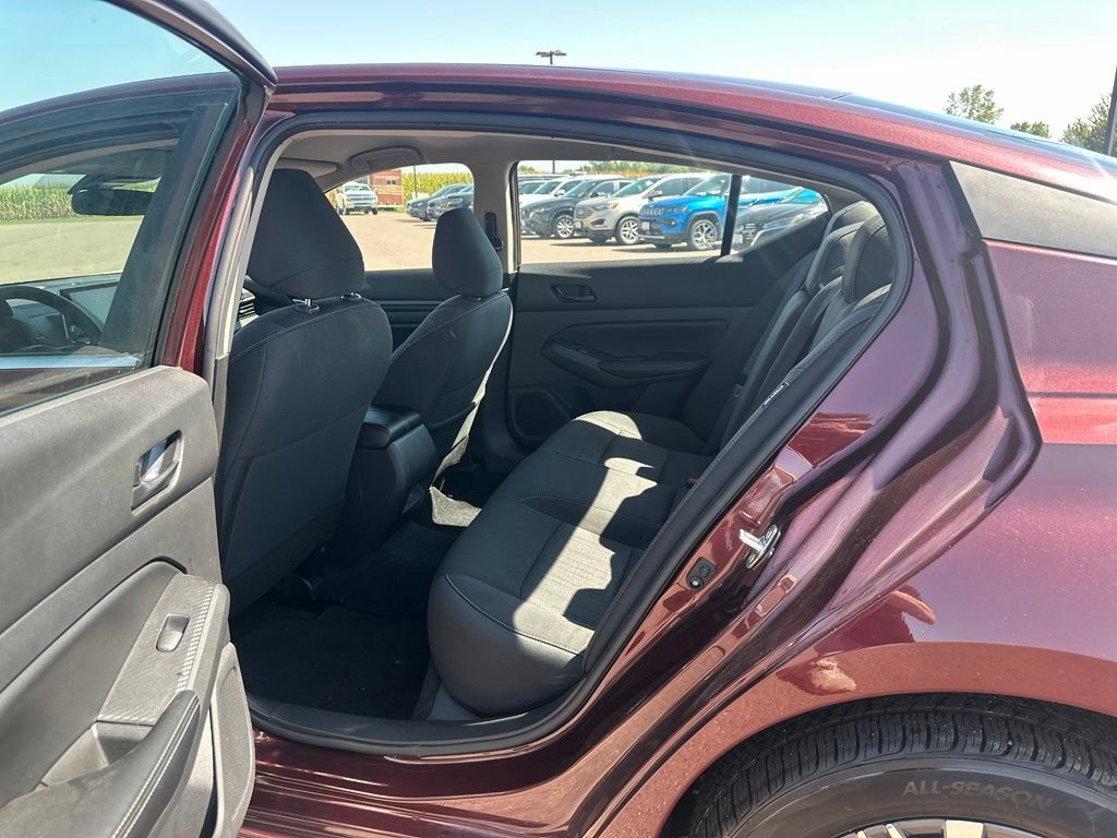 Used 2025 Nissan Altima 2.5 SV AWD/4WD image 21