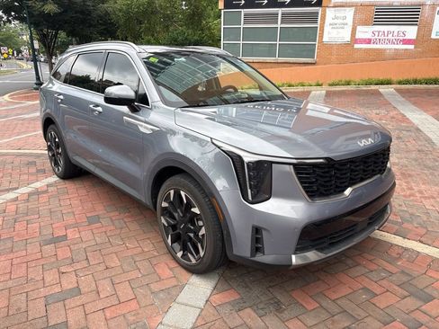 Used 2025 Kia Sorento EX w/ Panoramic Sunroof Package FWD image 1