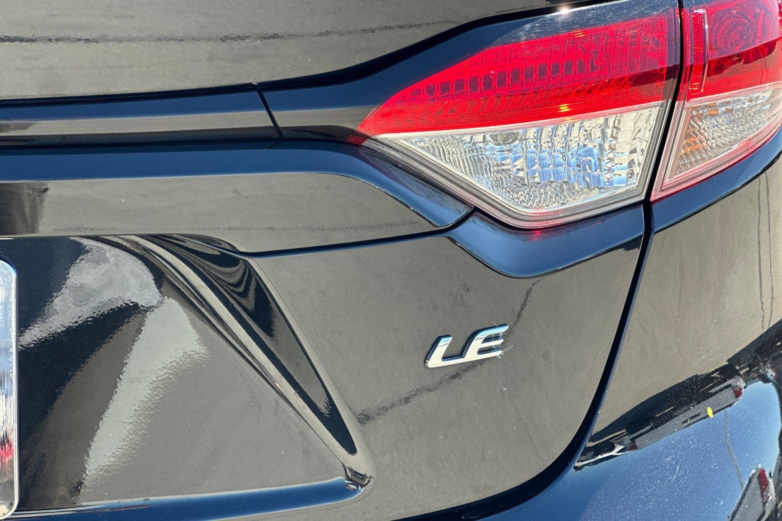 Used 2024 Toyota Corolla LE FWD image 27
