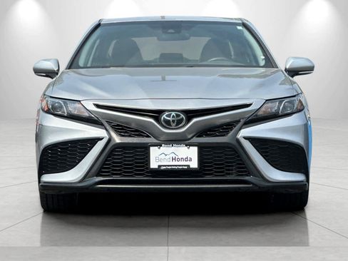 Used 2022 Toyota Camry SE w/ Cold Weather Package AWD/4WD image 10